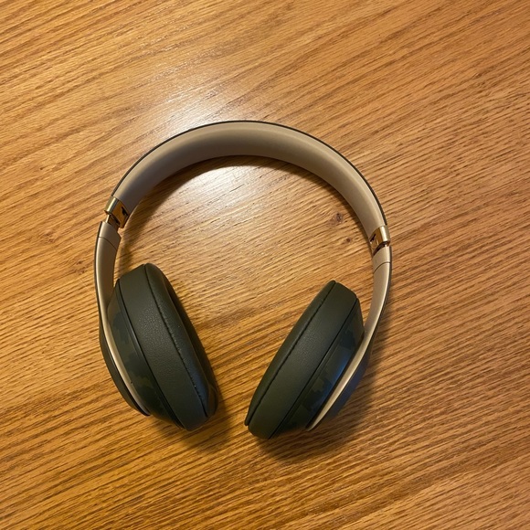 Beats Studio 3 Wireless. Camo Edition - Picture 3 of 4